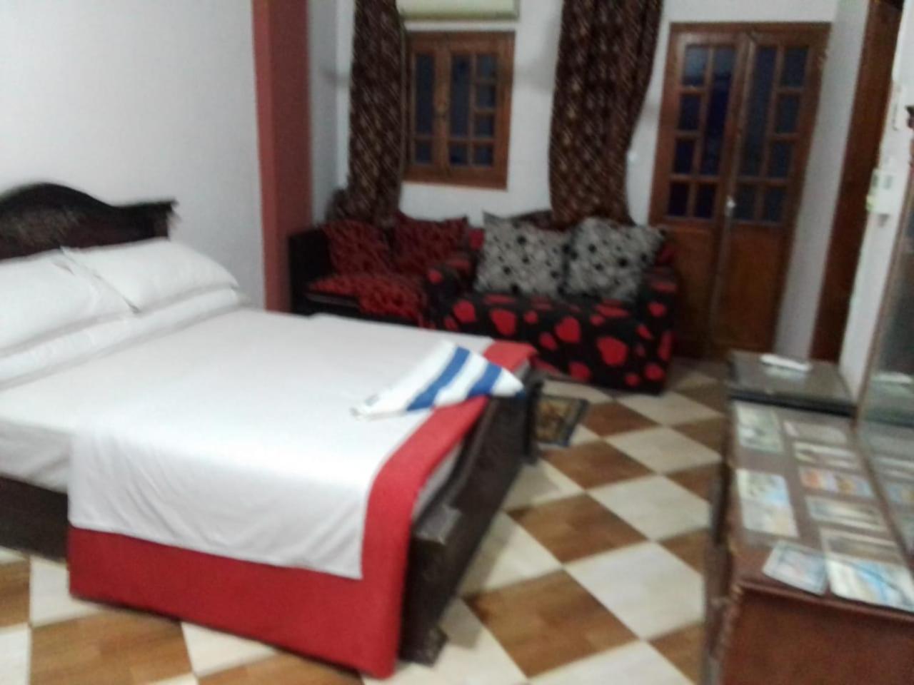 One Love Guesthouse & Restaurant Luksor Exterior foto